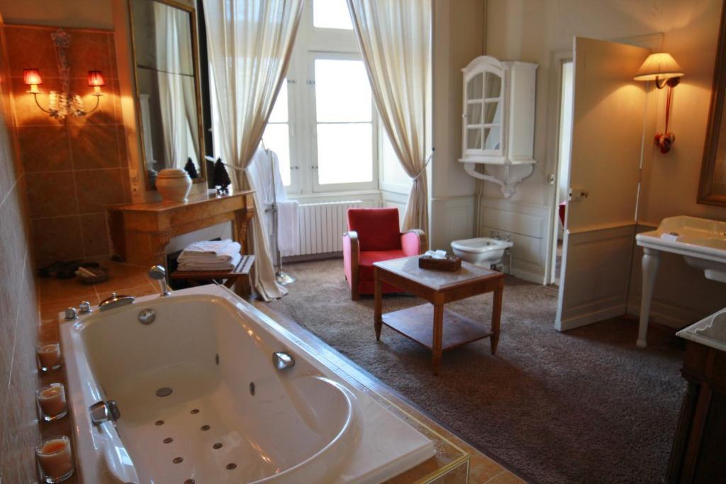 Domaine De Villeray Condeau Room photo